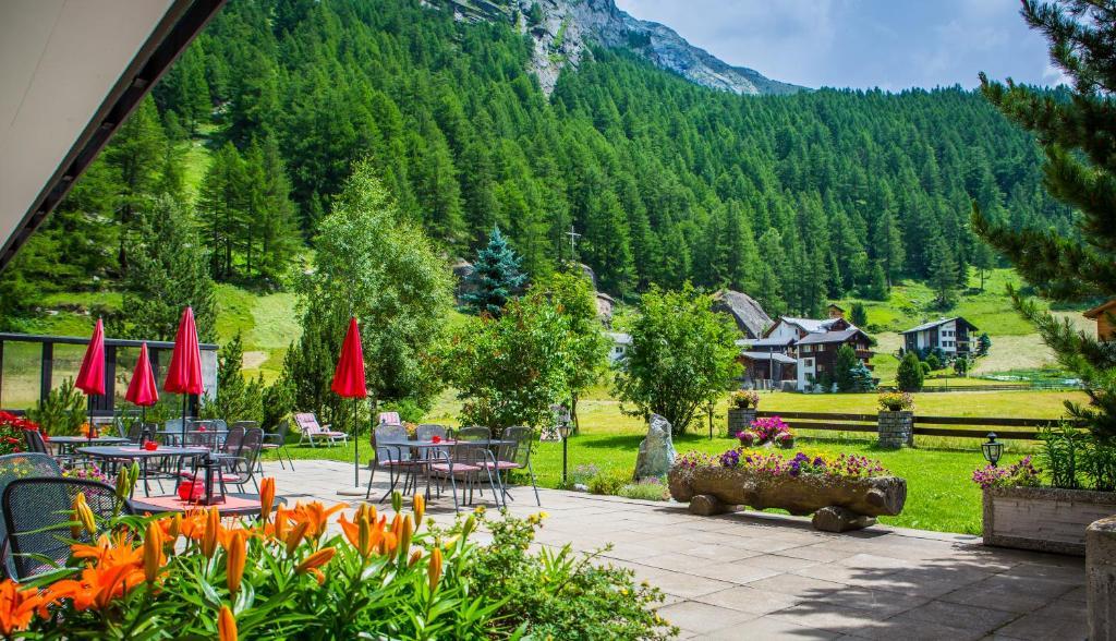 Hotel Alpenhof Saas-Almagell Exterior foto